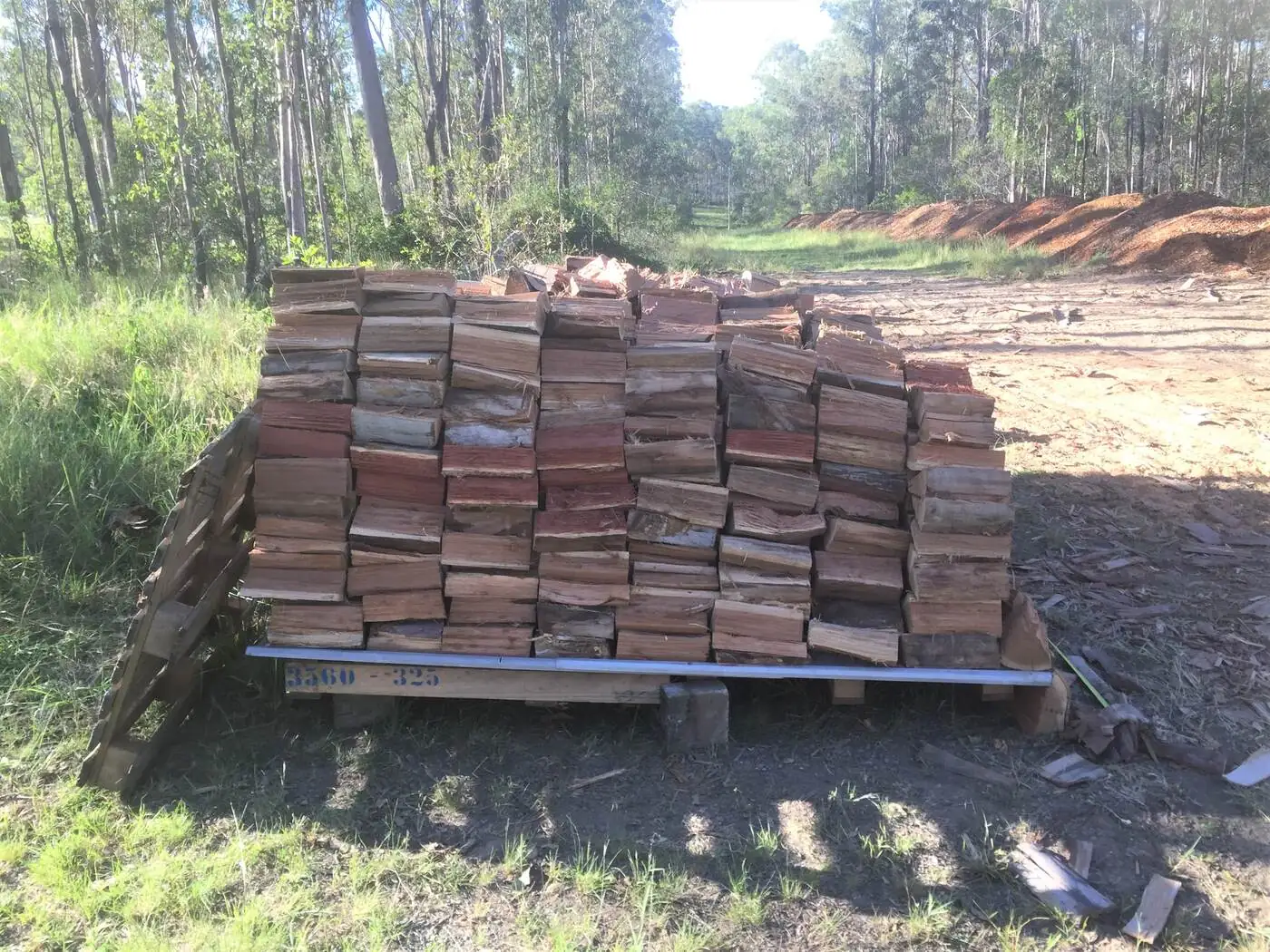 Your wood cut split for firewood - Gympie Stump Grinding
