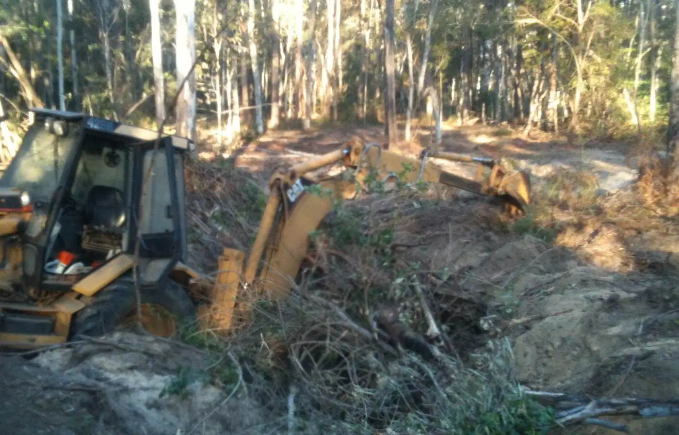 Stump grinding throwing chips
